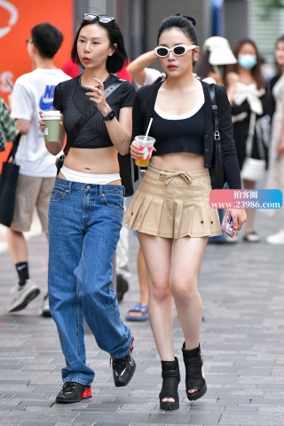 ★韵味短裙美女