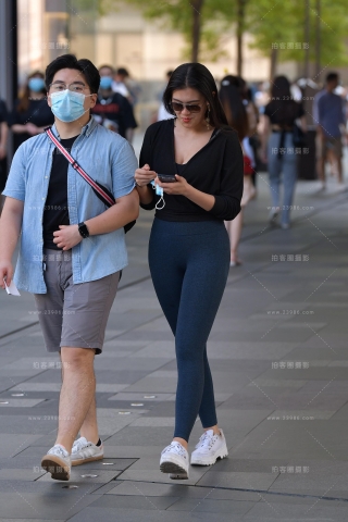 深V性感紧身裤美女