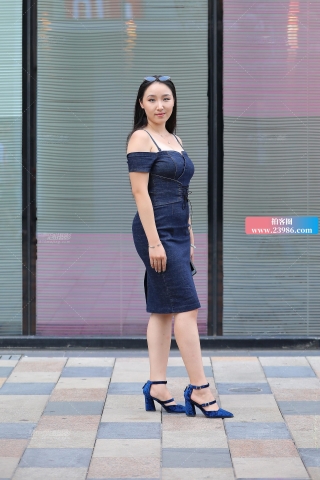 小吊带牛仔包臀裙