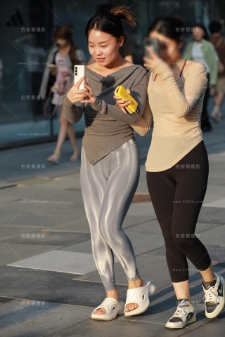 灰色性感瑜伽裤