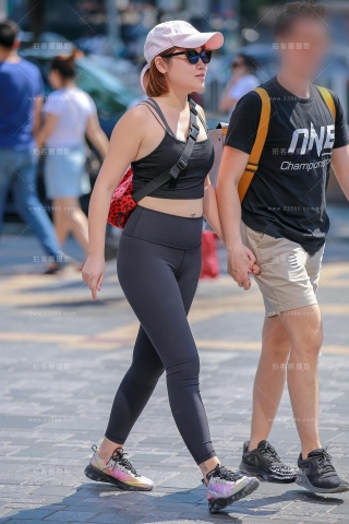 黑色瑜伽裤女友